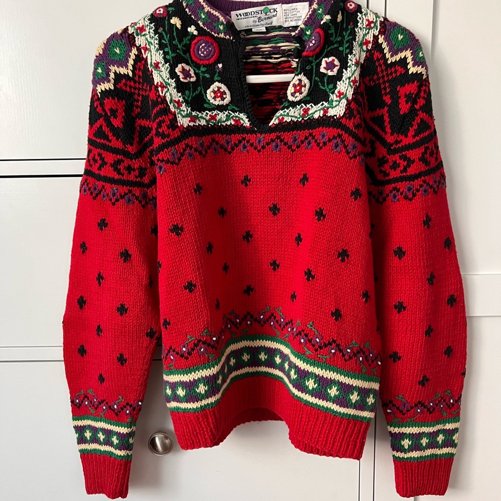 Women’s European design sweater. US size 6. Euro size 36.